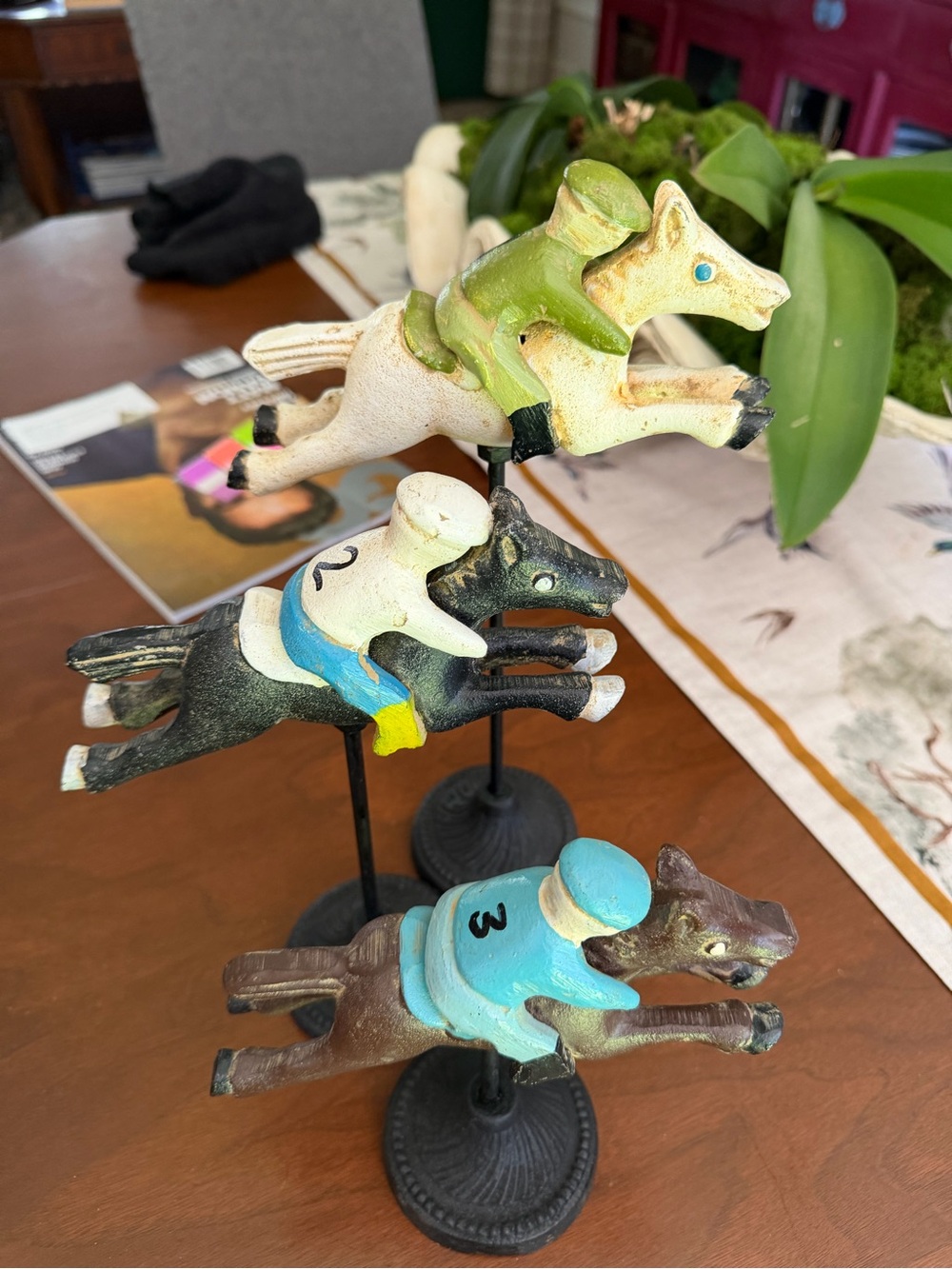 Derby Vintage-Inspired Set of Painted Horse Figurines - Multi-Color